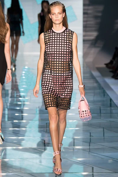Look 11